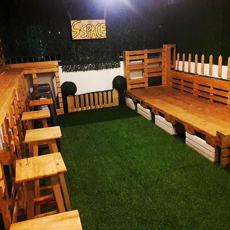 S-Space Hostel Chatuchak Бангкок Экстерьер фото