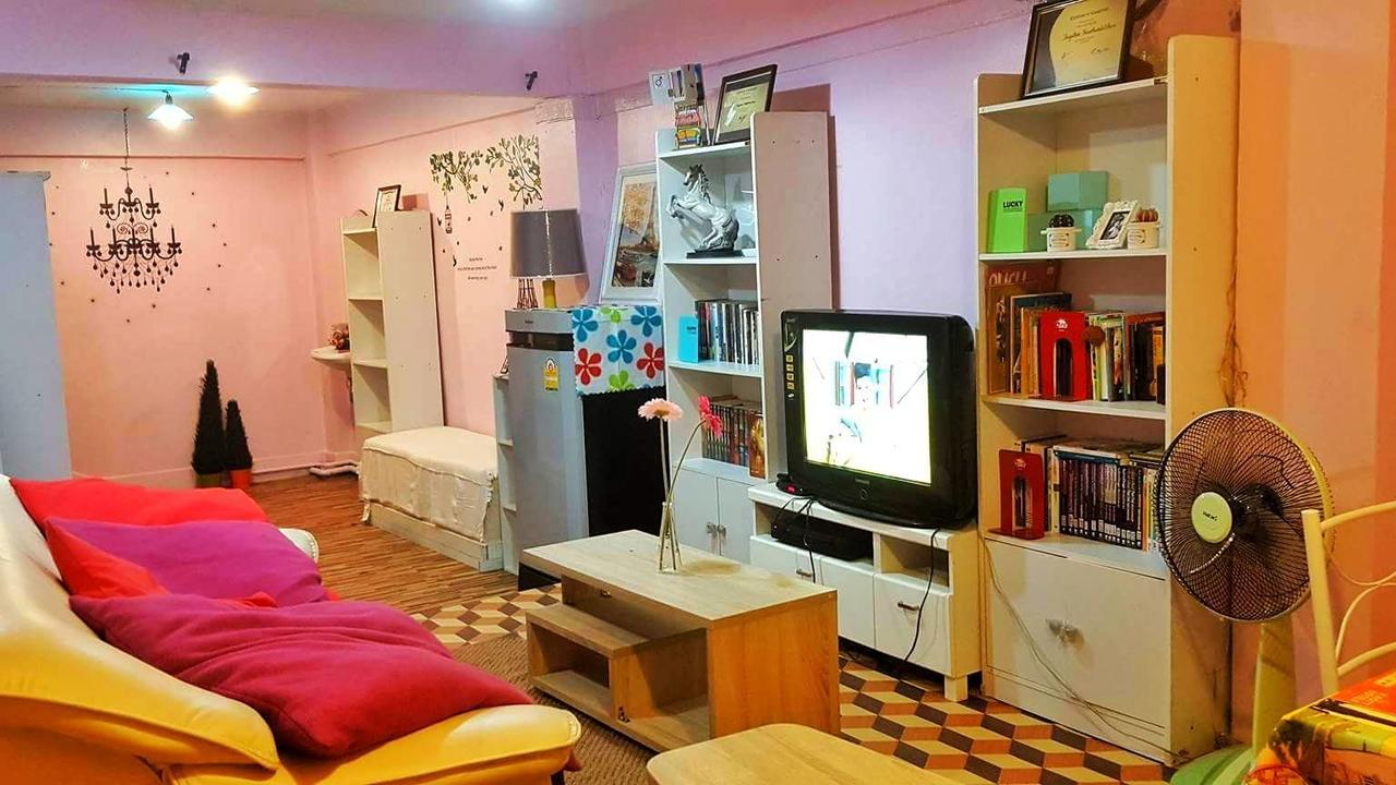 S-Space Hostel Chatuchak Бангкок Экстерьер фото